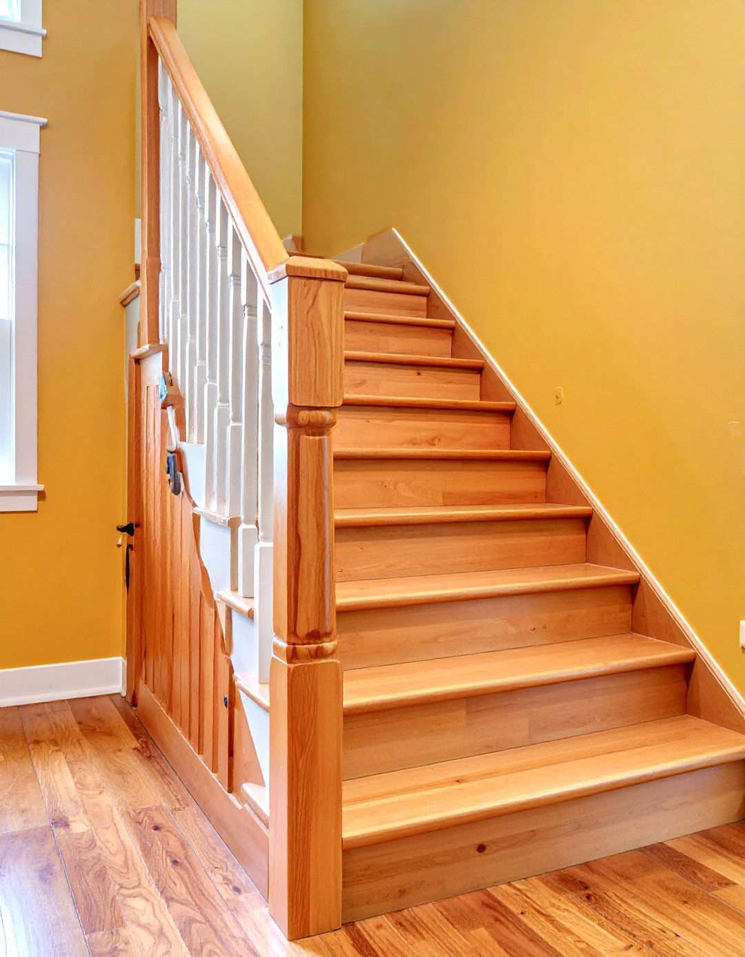 Integrated Child Gate Basement Stairs - 20 Basement Stair Ideas