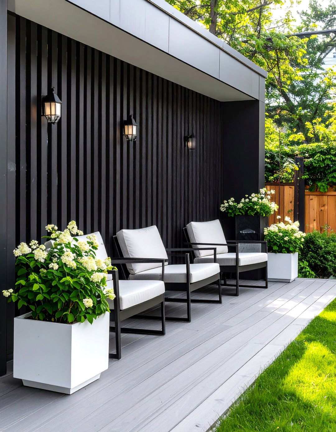 Privacy Screens in Sleek Slatted Black - 20 Black and White Patio Ideas